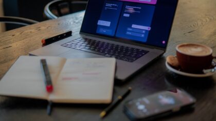 Kaip pagarbiai diskutuoti internete: 6 paprastos taisyklės, padedančios saugoti demokratiją kasdien