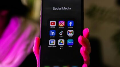 Skaitmeninis raštingumas ir propaganda: kaip socialiniai tinklai formuoja mūsų politines nuostatas