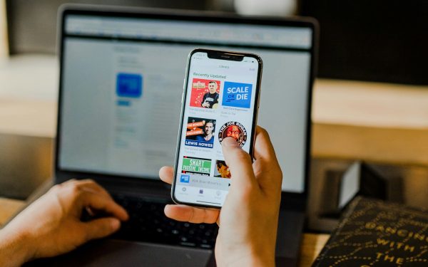 Kaip atpažinti propagandą ir manipuliaciją informacija: praktiškas gidas pilietiškai stipresnei Lietuvai