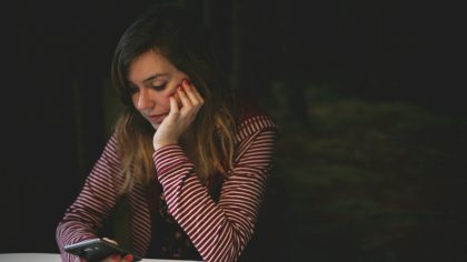 Kaip gimsta pasitikėjimo krizė: tylūs mechanizmai, kurie skatina tikėti propagandiniais naratyvais