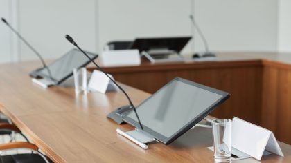 Kas yra parlamentinis komitetas ir kam jis reikalingas: nuo įstatymų ruošimo iki jūsų kasdienio gyvenimo