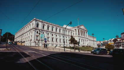 Kas yra viešoji politika: kaip gimsta sprendimai, kurie formuoja mūsų kasdienį gyvenimą