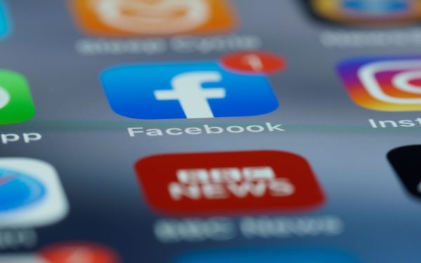 Socialinių tinklų karo kronikos: kaip karo propagandą atpažinti namų sąlygomis ir neprarasti kritinio žvilgsnio