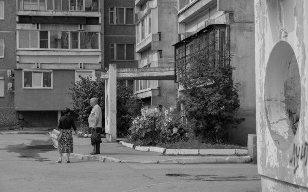 Sovietinė propaganda ir kasdienis gyvenimas: kaip ideologija formavo žmonių pasirinkimus ir įpročius