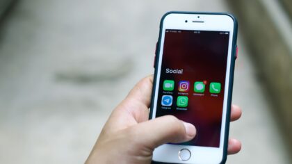 Telegram baimės ir gandų grandinė: kaip uždari kanalai formuoja klaidingą realybės pojūtį